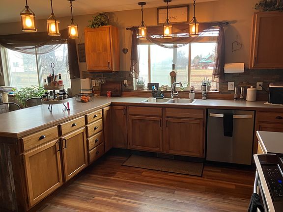 2nd image of 2310 Umptanum Rd