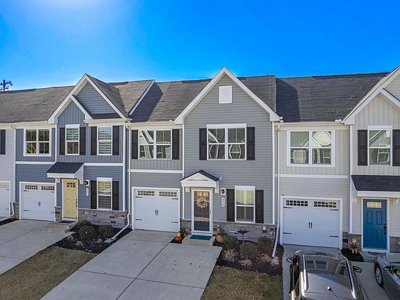 2nd image of 804 Staveley Ln