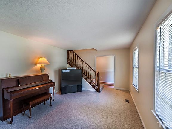 5th image of 2539 Barwick Dr