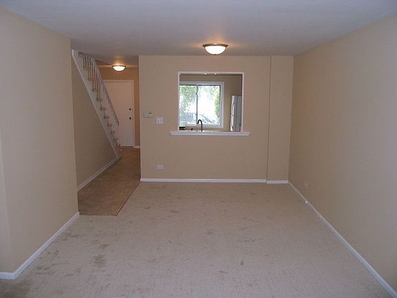 3rd image of 1089 E Randville Dr