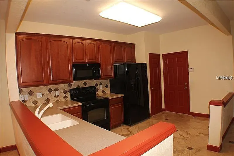 3 bed, 2.5 bath, 1672 sqft, $2,500 — Photo 4