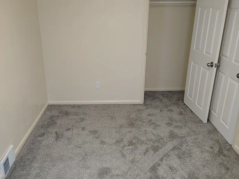 110 Laird St — Photo 9