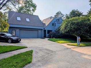 2303 Sumac Ct N, Champaign, IL 61821