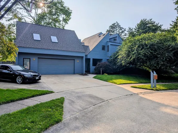 2303 Sumac Ct N, Champaign, IL 61821