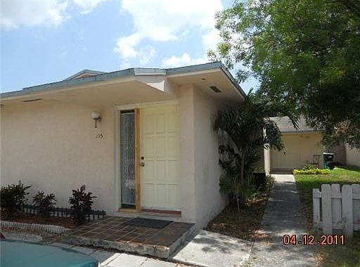 1st image of 215 Grand Canal Dr