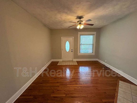 2nd image of 1529 Sturm Ave