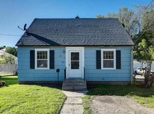 950 Willow St, Faribault, MN 55021