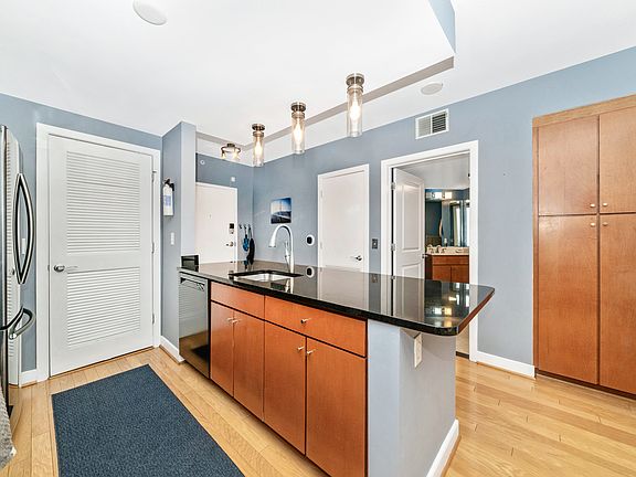 3rd image of 1117 10th St NW APT 1009