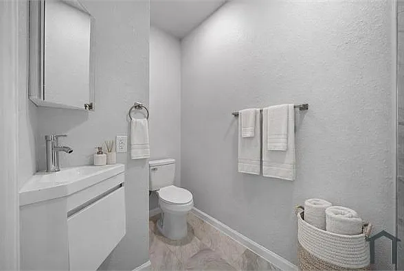 2805 Church St #B — Photo 3