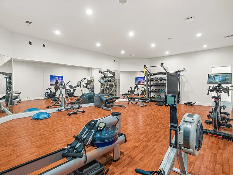 Signature Pointe — Photo 91