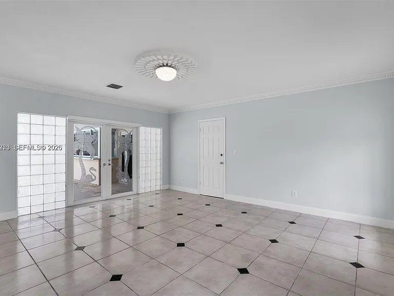 18370 SW 212th St — Photo 10