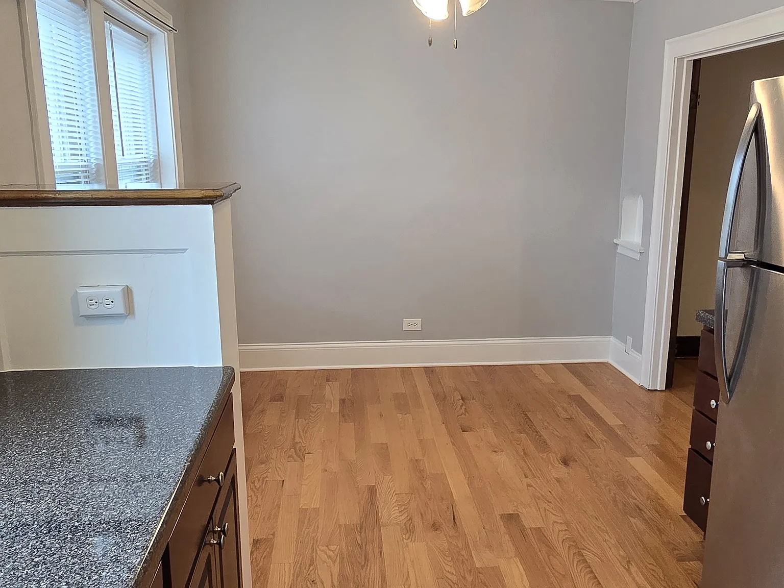 446 Des Plaines Ave — Photo 2