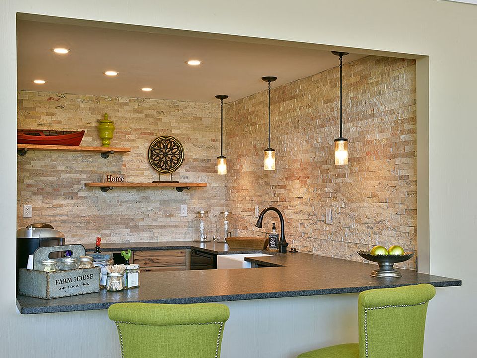 Clubhouse Kitchen