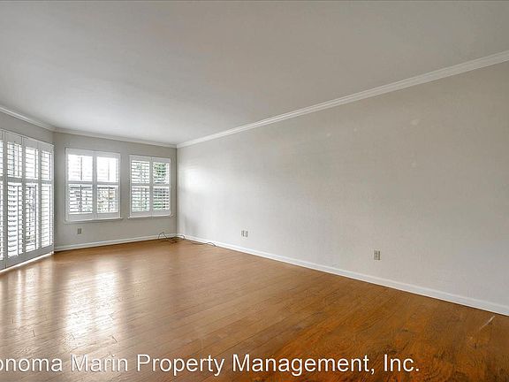 4th image of 104 Marylyn Cir
