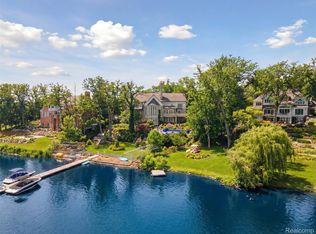 3075 Heron Pointe Dr, Bloomfield Hills, MI 48302