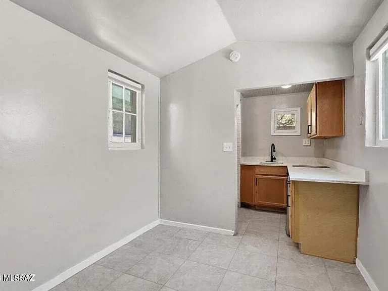 1245 N 1st Ave — Photo 37