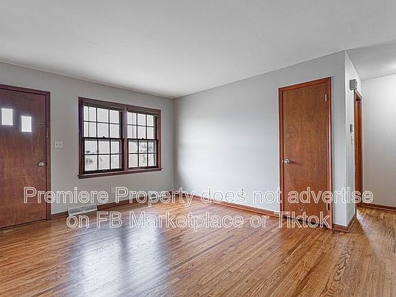 2nd image of 252 Bonaire Rd