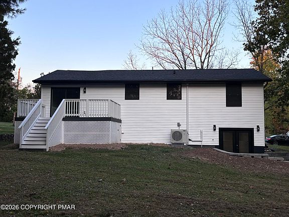 2nd image of 3097 Pleasant View Dr