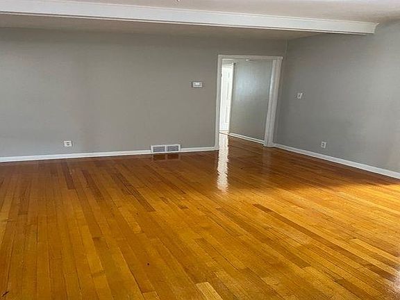 3rd image of 5786 S Foxburrow Cir