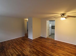 126 Sycamore Ln APT B, Manchester, CT 06040