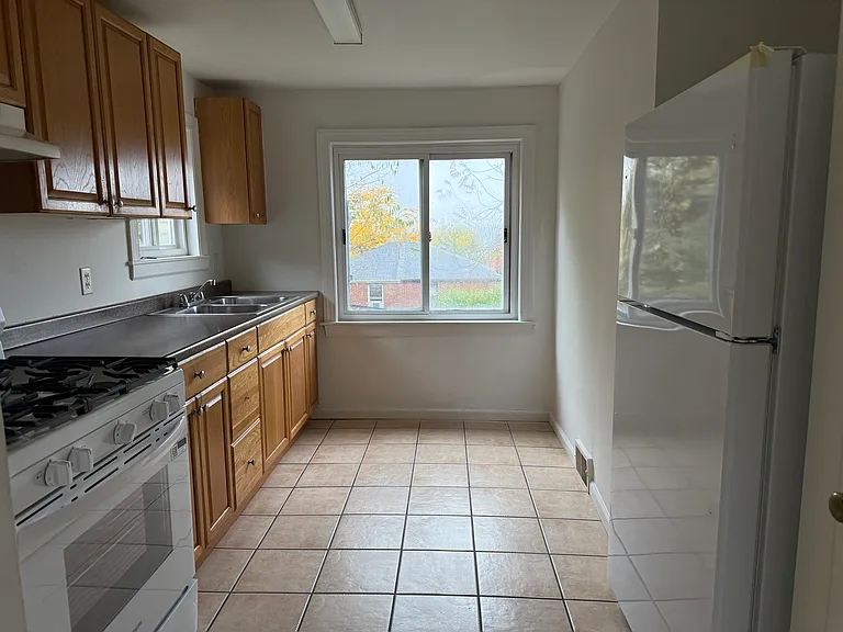 1105 Woodbine St — Photo 7