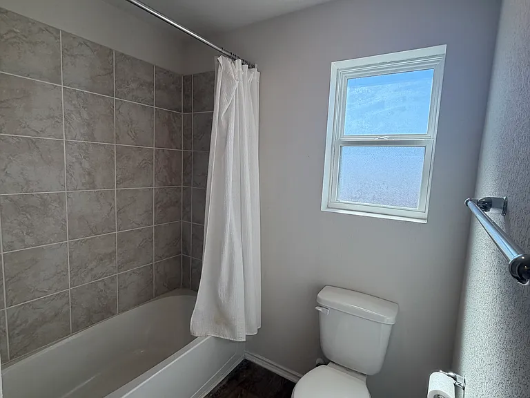 13842 Guffey Cir — Photo 8