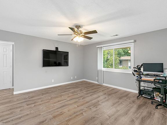 3rd image of 4213 62nd St APT 6