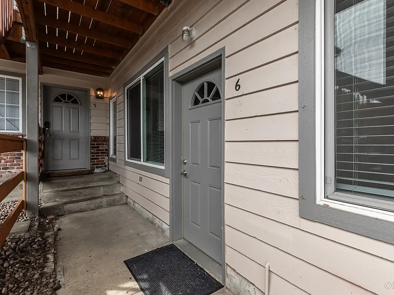 308 W 3rd St #6 — Photo 2