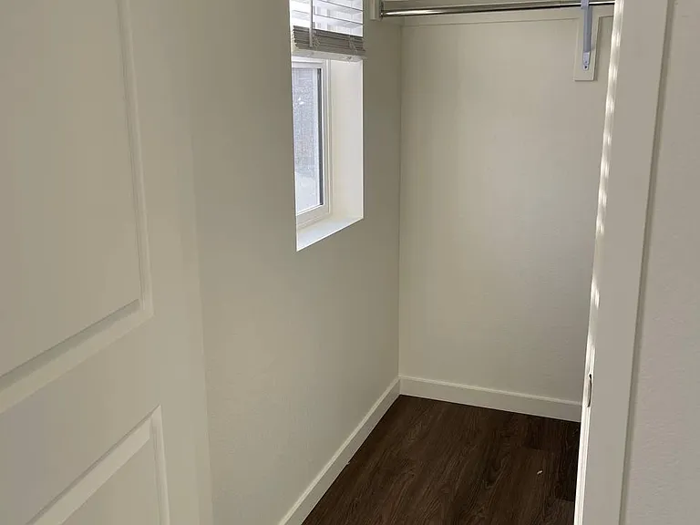 6045 Holstein Dr — Photo 32