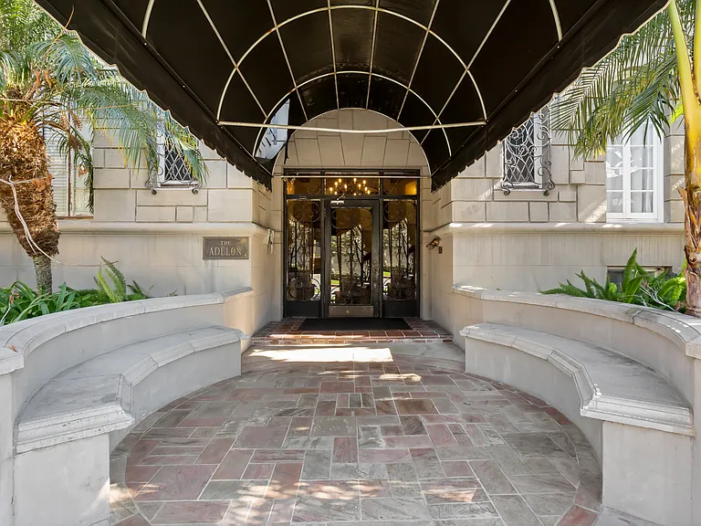 The Adelon — Photo 3