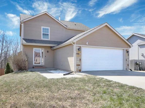 3009 Oakwood Dr, Junction City, KS 66441