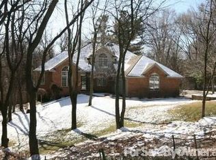 14258 Wildwood Dr, Clive, IA 50325