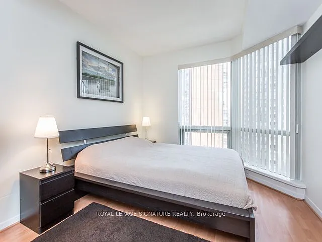 1001 Bay St #1007 — Photo 16