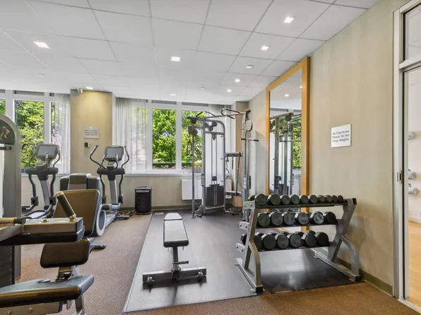 415 Main Street image 10 of 11