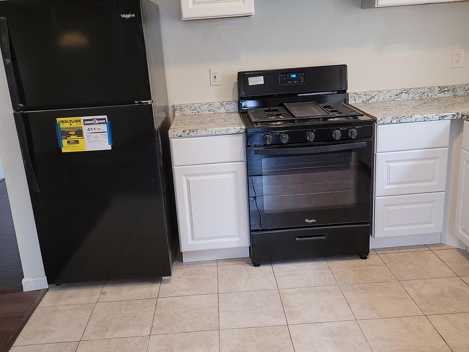 1st image of 528 S 18th St Floor 1