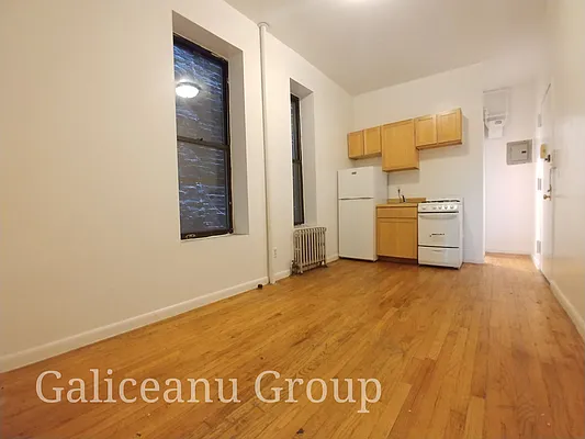 Rented by Lexington Real Estate Group | media 23