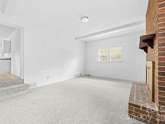 2nd image of 785 Rabun Ln