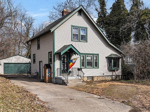 3rd image of 2578 Elliott Ave