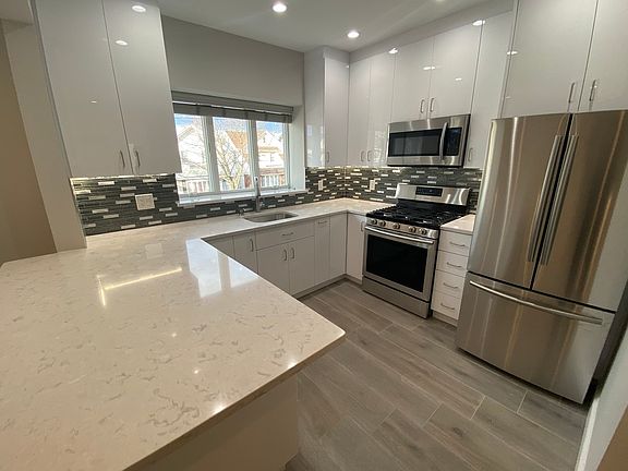 2nd image of 94-50 Sutter Ave #2