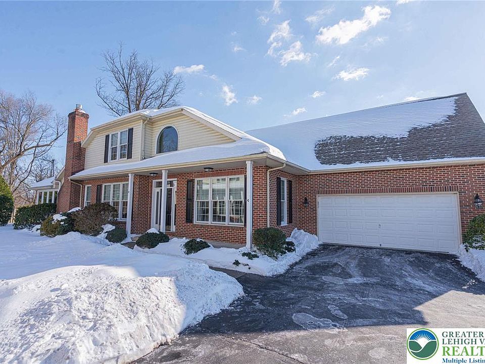 1st image of 4749 Pinehurst Cir #9