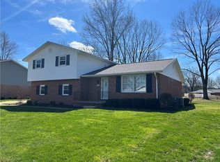 1322 Independence Cir SE, New Philadelphia, OH