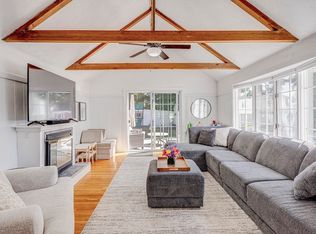 27 Lawnview Dr, Braintree, MA 02184