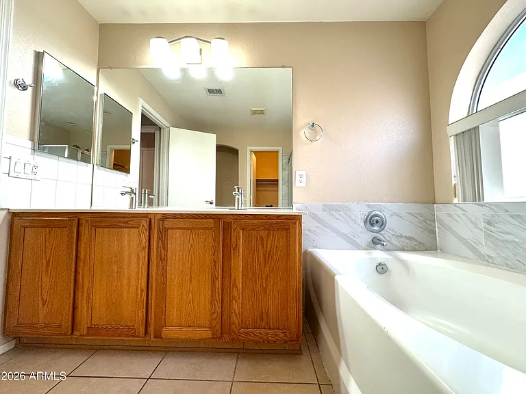 629 N Kenneth Pl — Photo 20