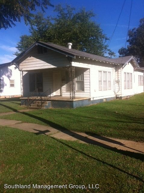 2nd image of 195 E 2nd St