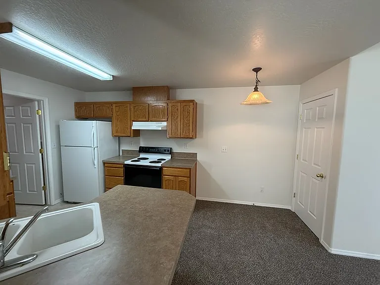 2158 S Dorothy Ave — Photo 17
