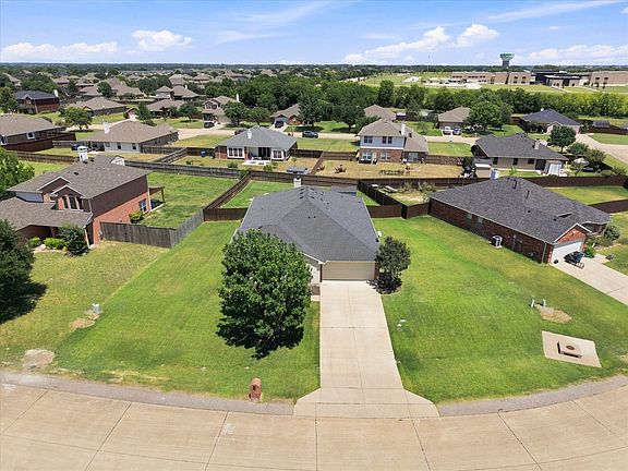 3rd image of 2744 Stoney Hollow Ln