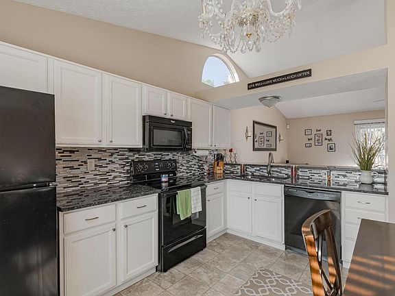 2nd image of 2431 Ravelston Ct
