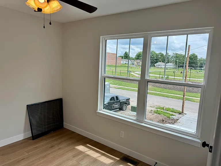 507 Hickman Ave — Photo 10