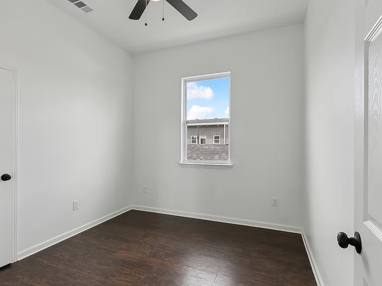 1504-06 Touro St — Photo 9