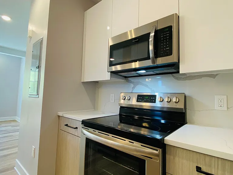 801 N 40th St — Photo 3